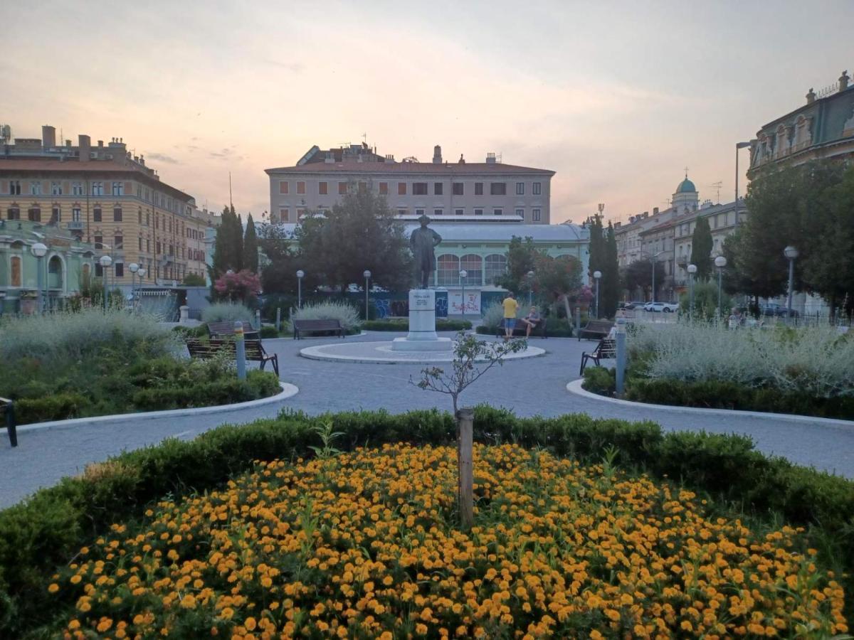 In The Centar Of Rijeka Apartamento Exterior foto
