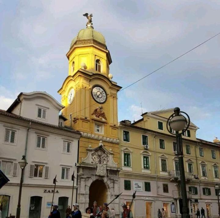 In The Centar Of Rijeka Apartamento Exterior foto